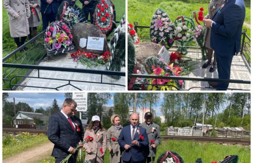 Возложение цветов к памятным местам