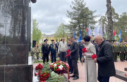 Открытие обновленного памятного знака