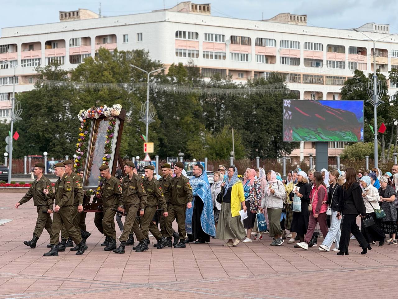 Крестный ход с иконой Божией Матери «Владимирская-Новополоцкая»
